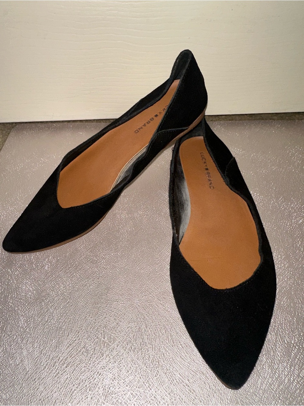 Lucky Brand Black Pointed-Toe Suede leather Women’s Flats 6